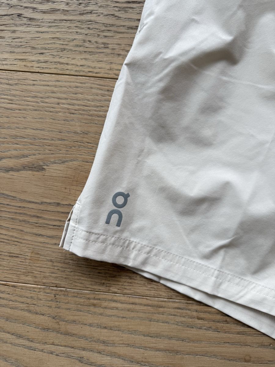 Pantaloni: On 5” Core Shorts Damen Grösse M – Nuovo e nell'imballaggio originale da Zürich venduto da z00mie 2