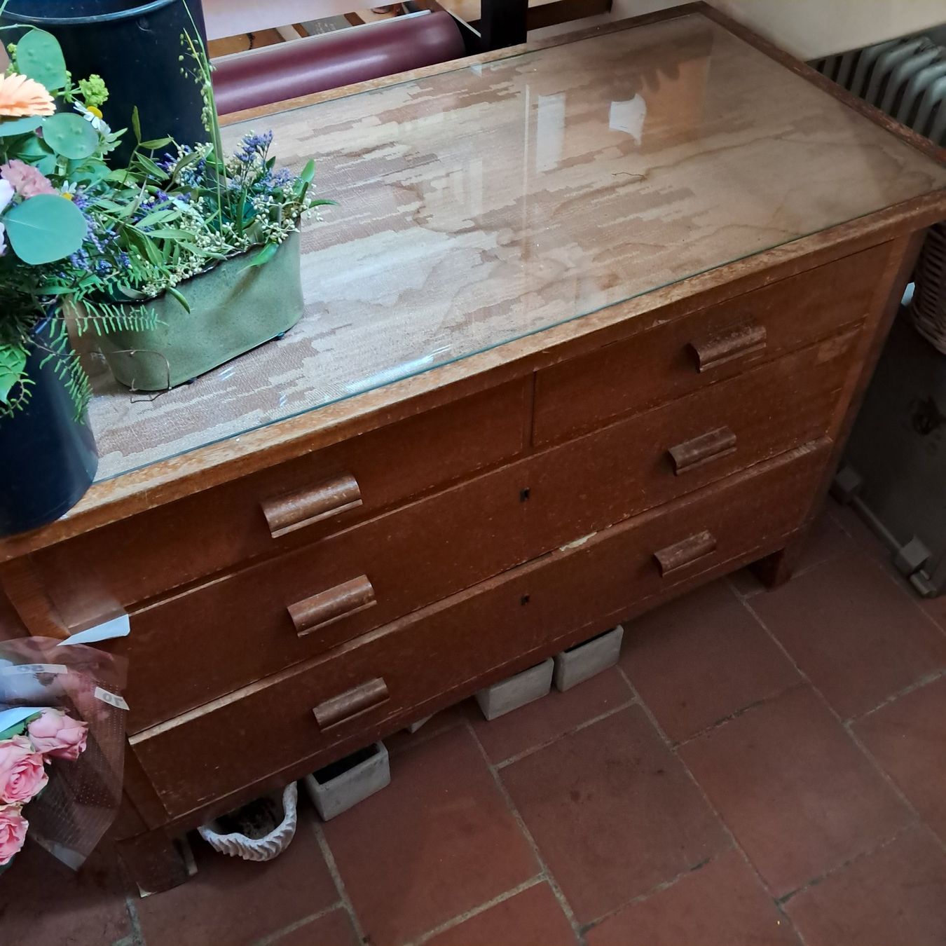 Cassettiere: Massive Vintage Kommode aus Holz – Usato da Meilen venduto da Vaurien15