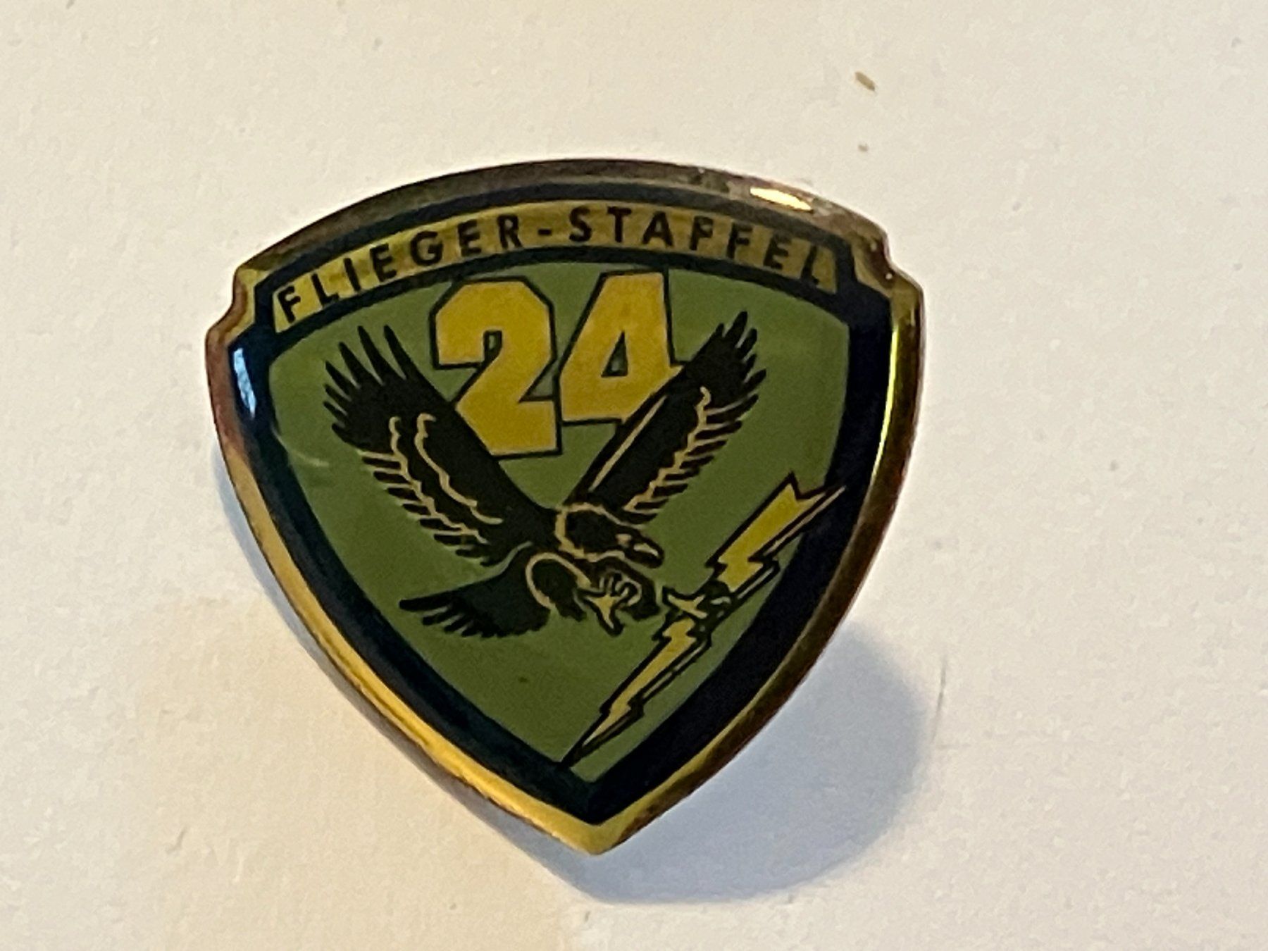 Placchette & Badge: 1 Pin Flieger Staffel 24 – Usato da Basel venduto da djwwpp