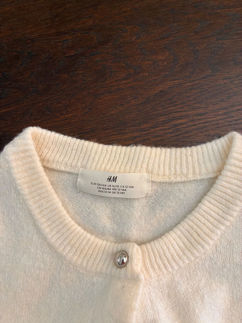 H&M Lotti & Set di vestiti: Cardigans H&M noirs et écru 158 cm 2 pièces – Usato da Mies venduto da pulrichg 1