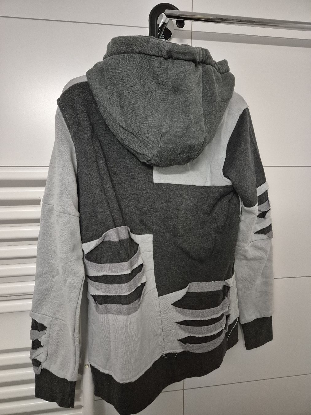 Maglioni & Felpe: Kapuzenpullover Gr. M – Usato da Richigen venduto da mon_lz67 1