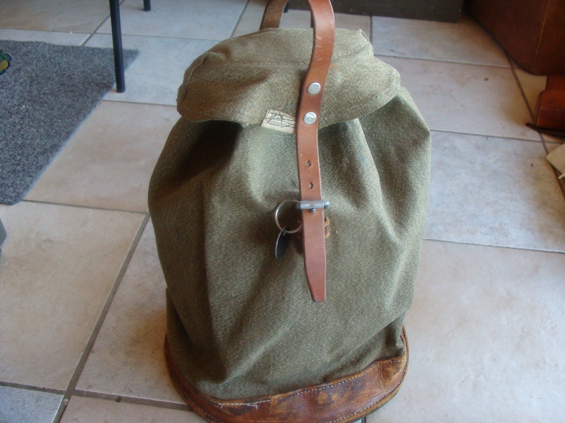 Schweizer Armee Uniformen: Sac spécial militaire suisse. – Gebraucht aus Cuarny von hen_g7hn