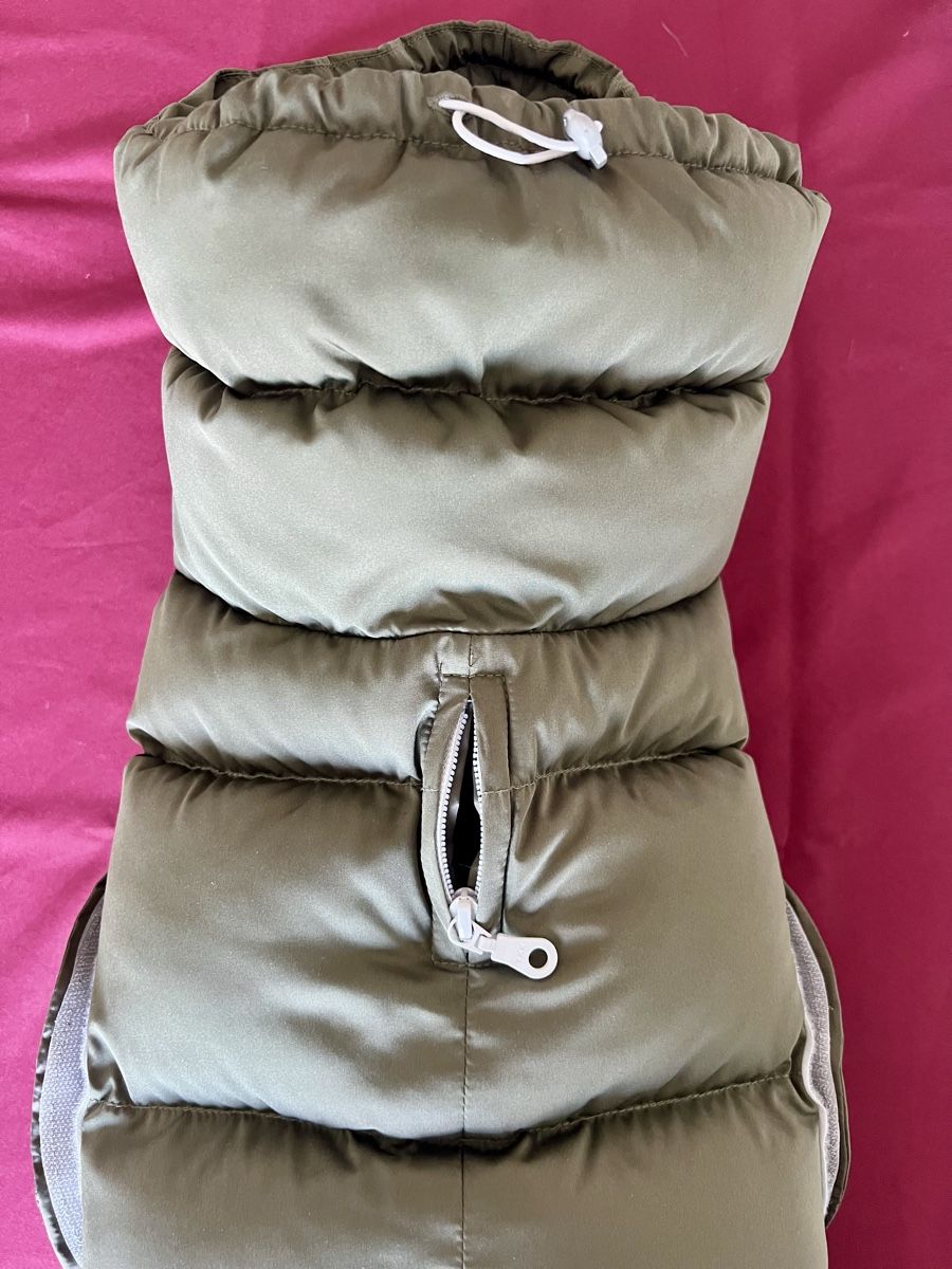 Cloud7 Abbigliamento: CLOUD7 Hundemantel Alaska Olive Grösse 9 – Nuovo e nell'imballaggio originale da Zürich venduto da MomoK5 5