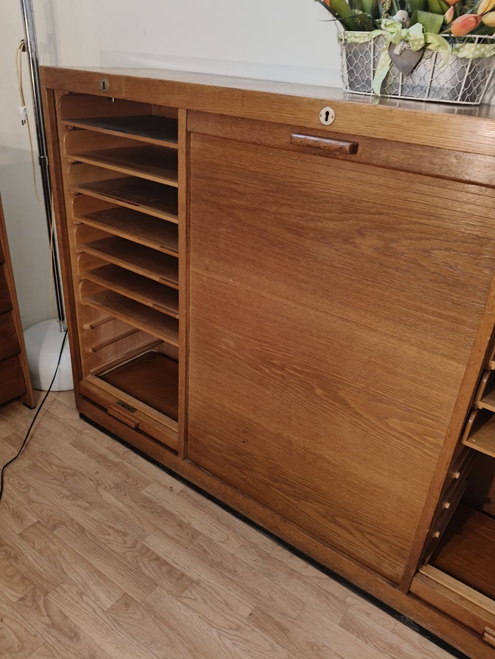 Armoires: Eichen Lateralschrank – D'occasion à Zwingen par inf_2blh 1