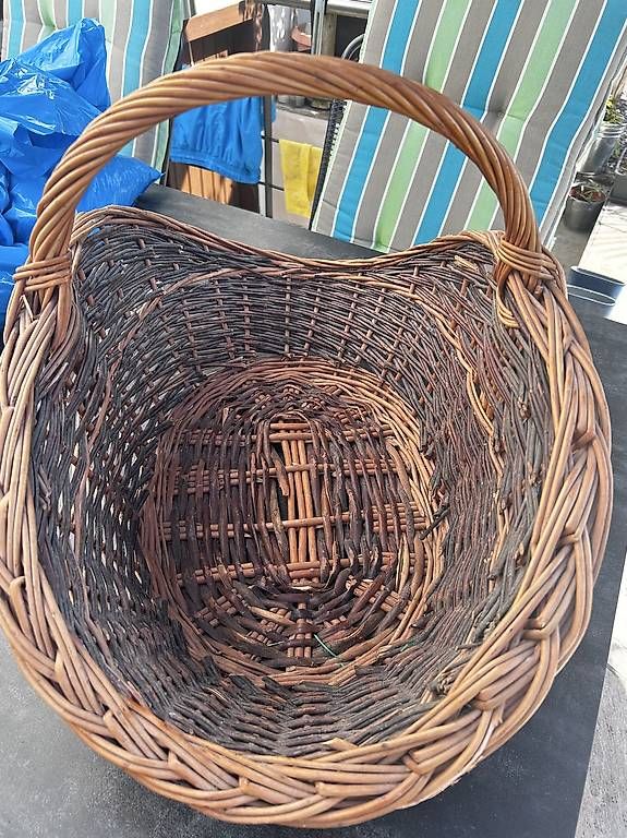 Articles en bois: Cheminéeholz-Korn – D'occasion à Jonen par Baebels 2