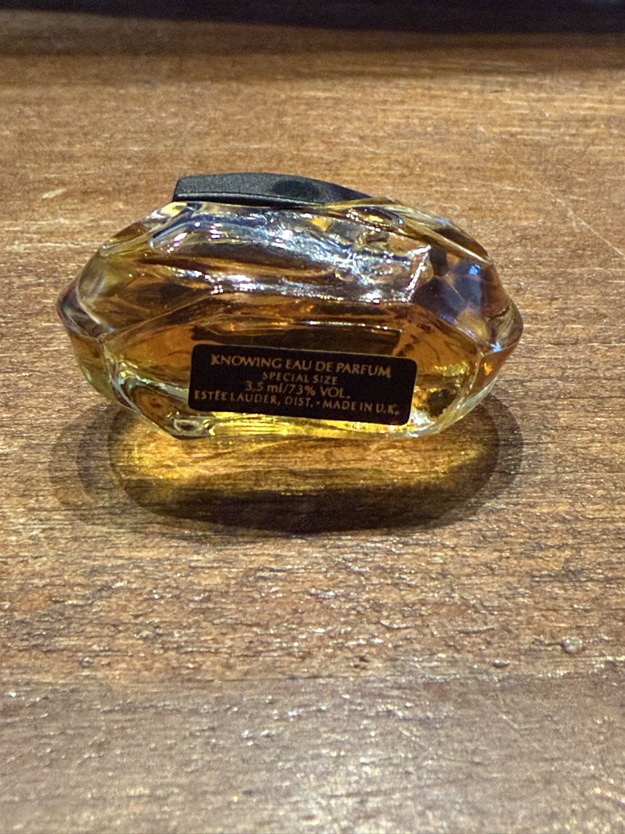 Estée Lauder Profumi & Eau de Toilette: Estée Lauder Knowing Eau de Parfum 3.5ml flacon – Nuovo (secondo la descrizione) da fey venduto da Caductilometre 1