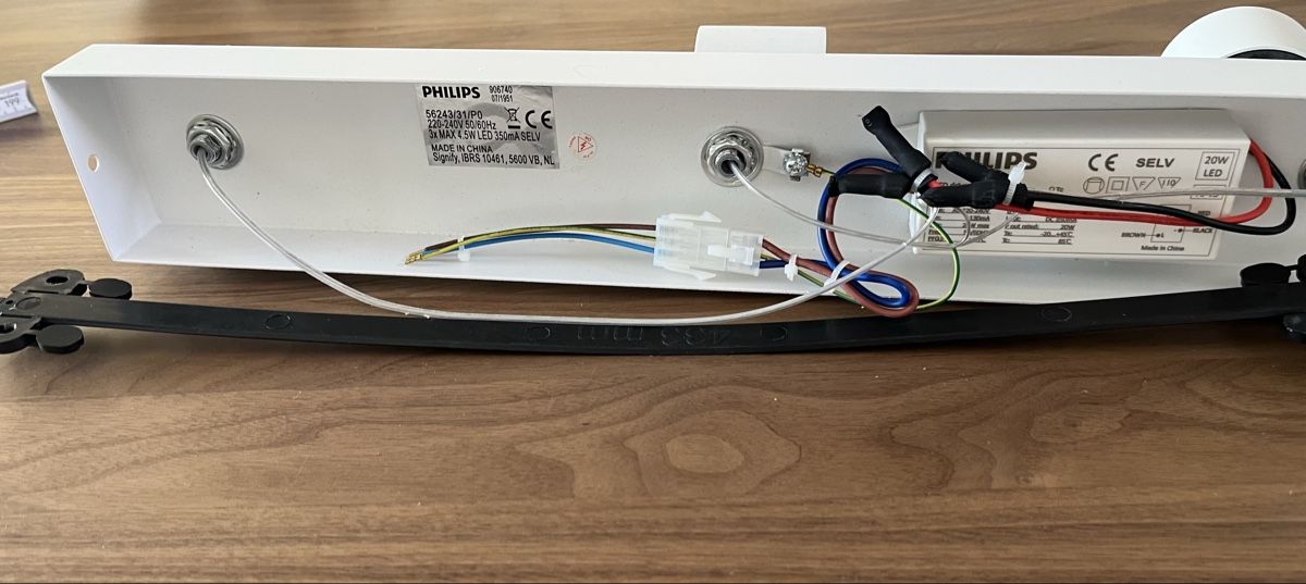Philips Kronleuchter & Deckenlampen: Deckenleuchte Philips Weiss 3 Spots funktionstüchtig – Gebraucht aus Wohlen AG von l_a_6snl 1