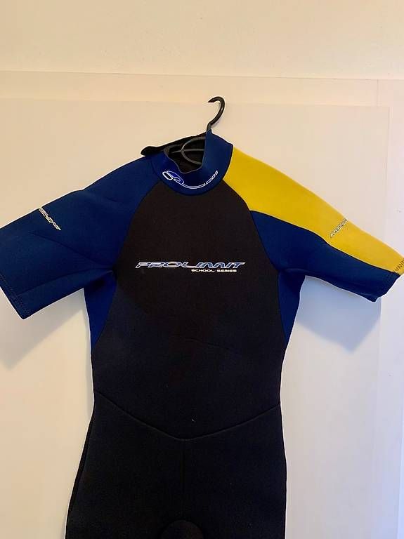 Costumes, combinaisons de sport et fonctionnelles: Surfanzug S Neu – D'occasion à Sils im Domleschg par ams12