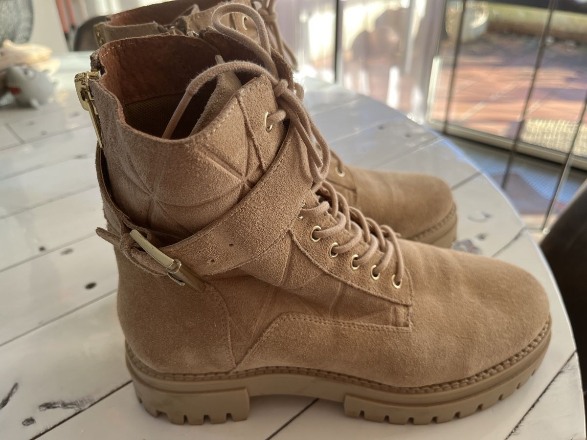 Scarpe da donna: Winterboots Veloursleder hellbraun Gr. 40 – Nuovo (secondo la descrizione) da Rüti ZH venduto da huzzelrock 1