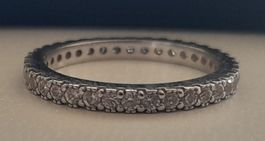 Alliance en Or blanc 14cts/585,et pierres. 