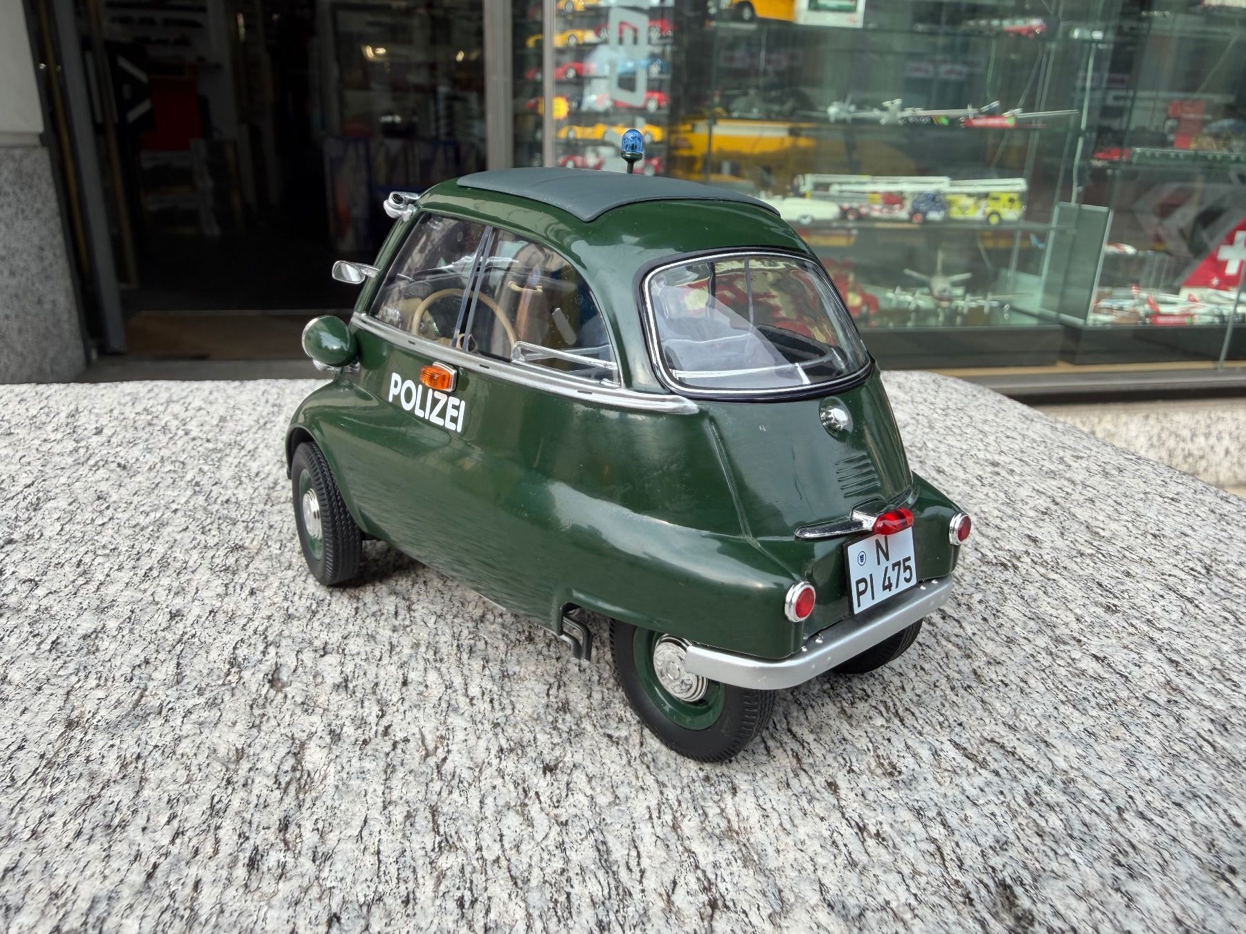 Schuco Modellini d'auto: Schuco 1:18 BMW Isetta Polizei – Usato da Chiasso venduto da Carrara-Modellismo 2