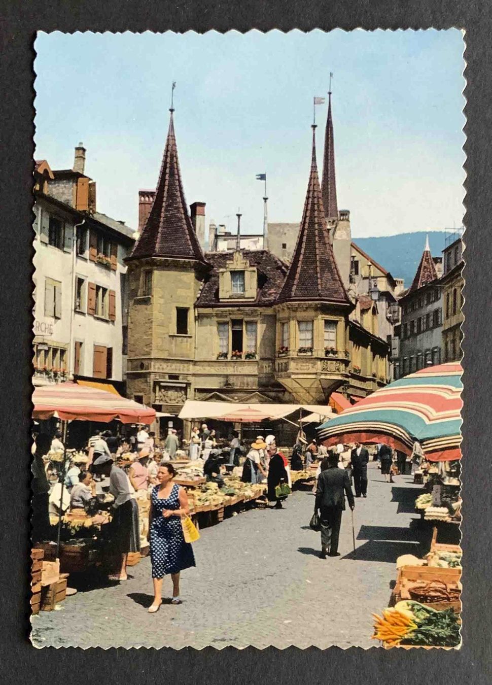 Ansichtskarten: AK Neuchatel Place des Halles – Gebraucht aus Goldau von artelier1