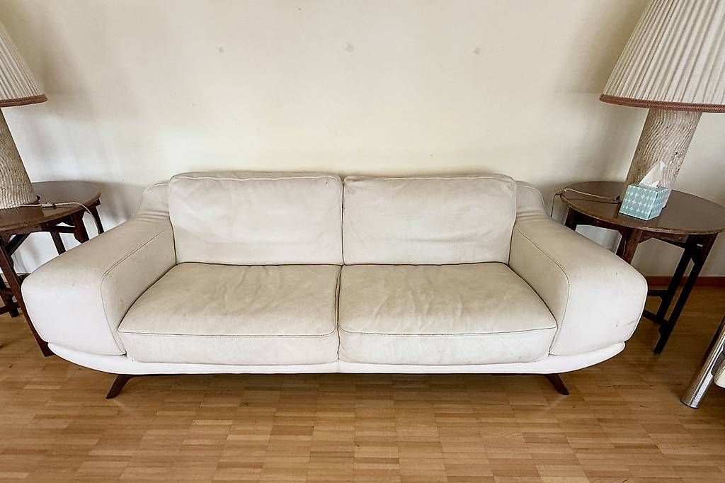 Divani: Alex Cooper Designer-Sofa aus Leder  Cremeweiss  – Usato da Zürich venduto da montecarlosun
