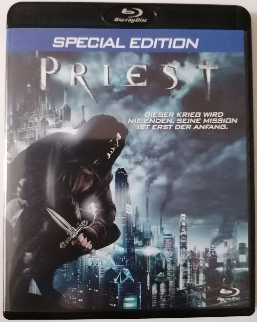 Tutti i DVDs: Priest - Blu-ray - Vampire Horror - Special Edition – Usato da Oberurnen venduto da mackrokodile