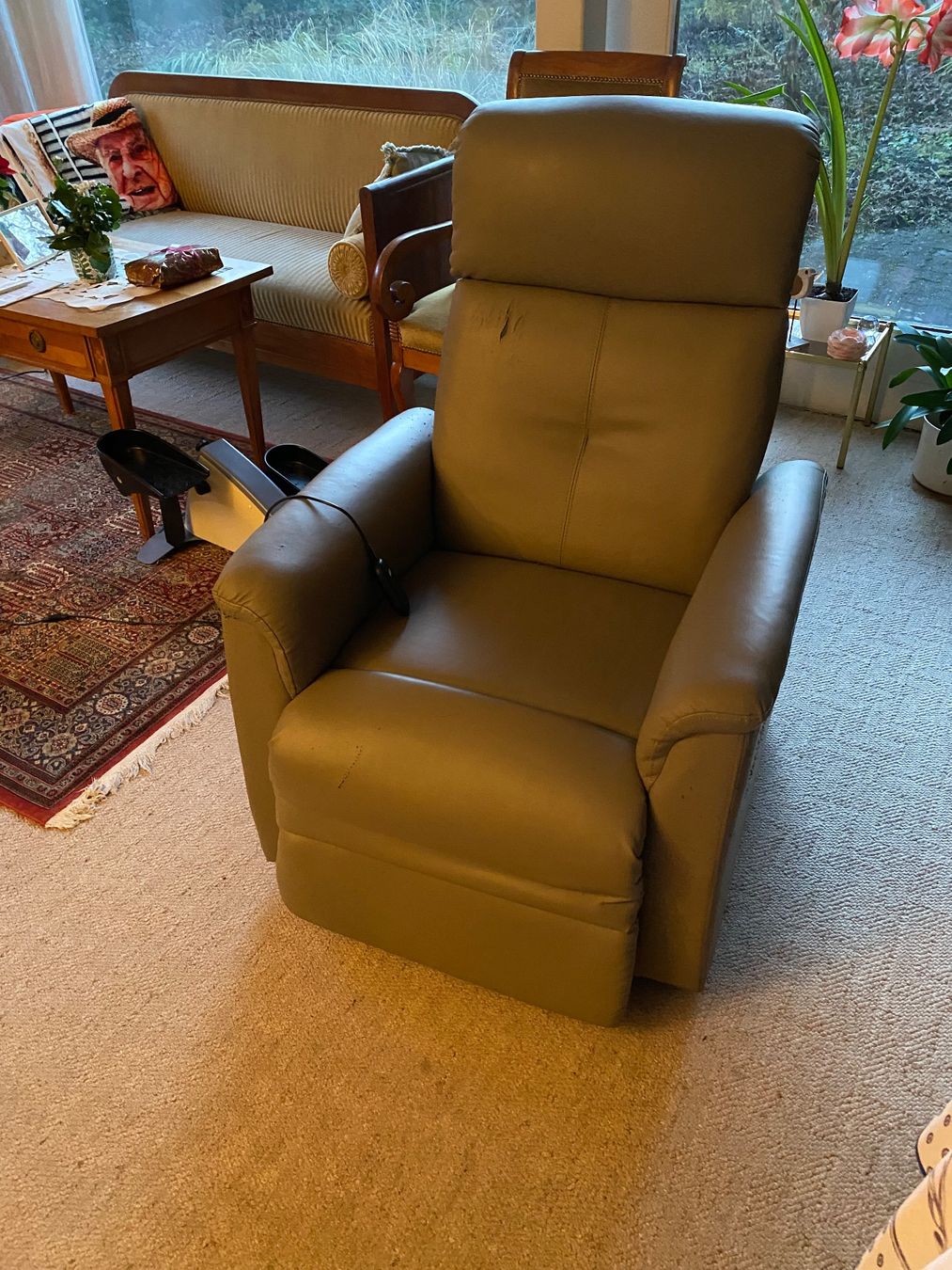 Fauteuils: Relax-Sessel mit elektr. Aufstehhilfe – Défectueux à Muri b. Bern par Chrigubern 1
