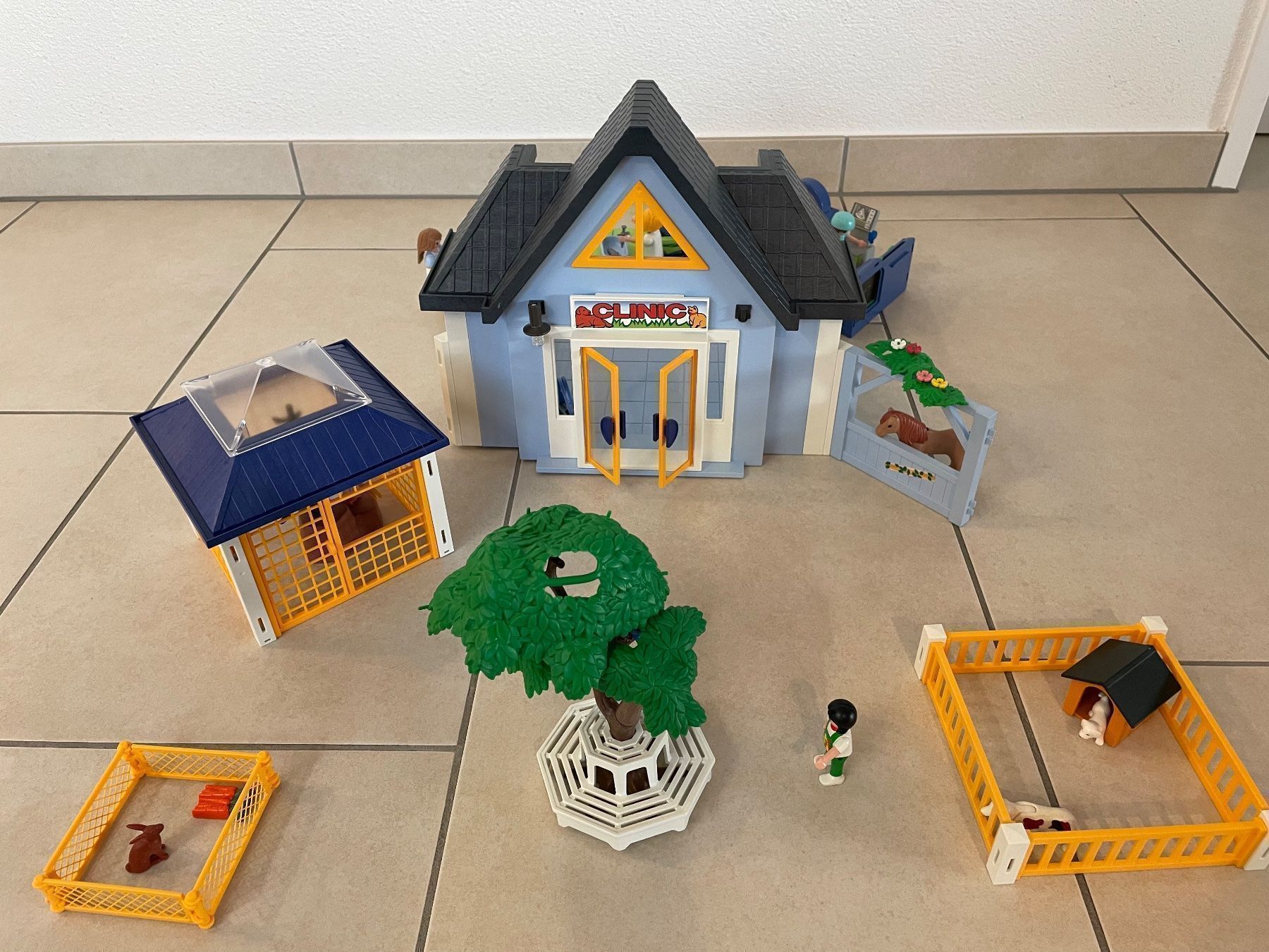 Playmobil Giocattoli: Playmobil Tierklinik – Usato da Küssnacht am Rigi venduto da icbicb 2