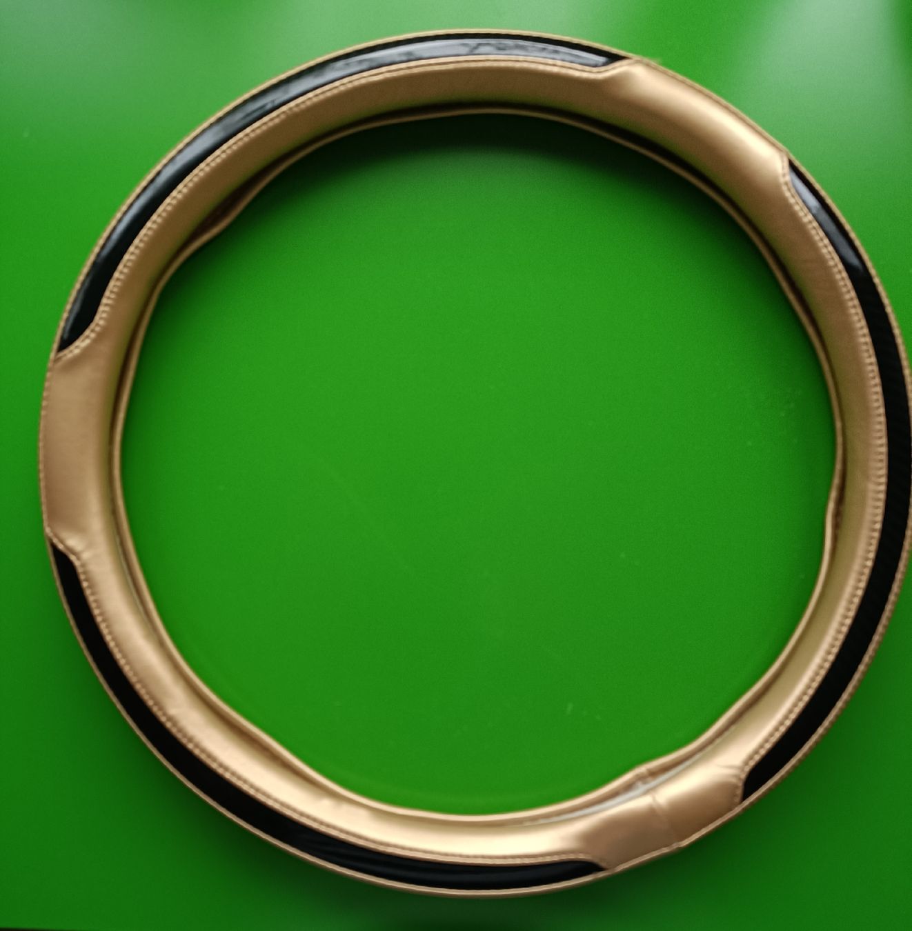 Cover & Protezioni schermo: Lenkradhülle gold/schwarz, neu – Nuovo e nell'imballaggio originale da Wettingen venduto da VO40