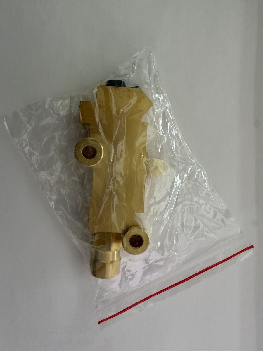 Chrysler Tutti pezzi di ricambio auto: Brake Proportioning Valve Disc/Drum Brass – Nuovo e nell'imballaggio originale da Lenzburg venduto da Stryke1O1 2