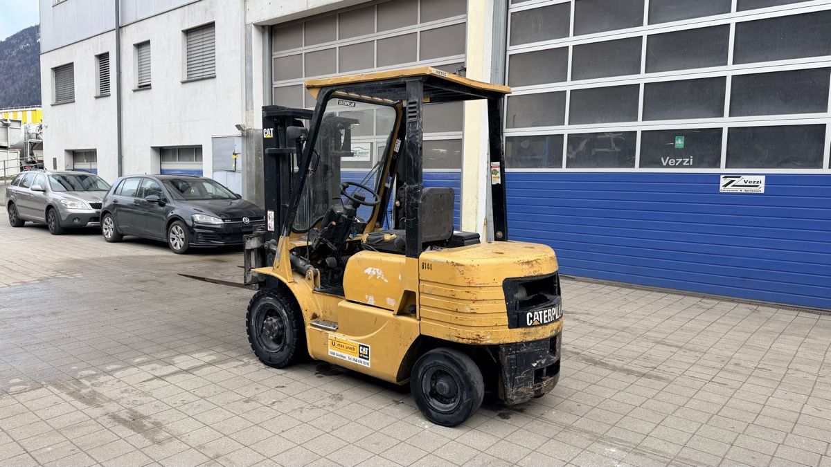 Caterpillar Carrelli elevatori e a forche: Caterpillar Gabelstapler DP25 – Usato da Bonaduz venduto da A13_Automobile 3