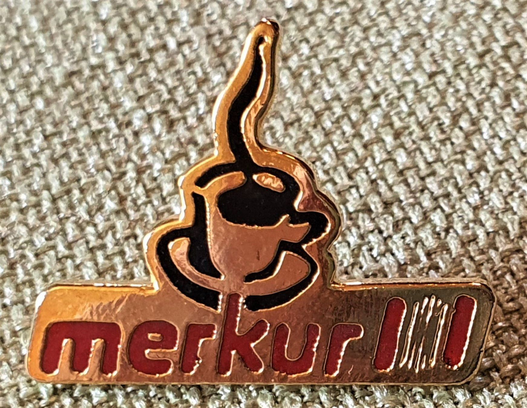 Spille: E809  Pin Mondo - Merkur Kaffeetasse ROT – Usato da Reinach BL venduto da Boston-Verkauf