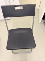 6 Klappstühle schwarz Metallgestell einmal benutzt