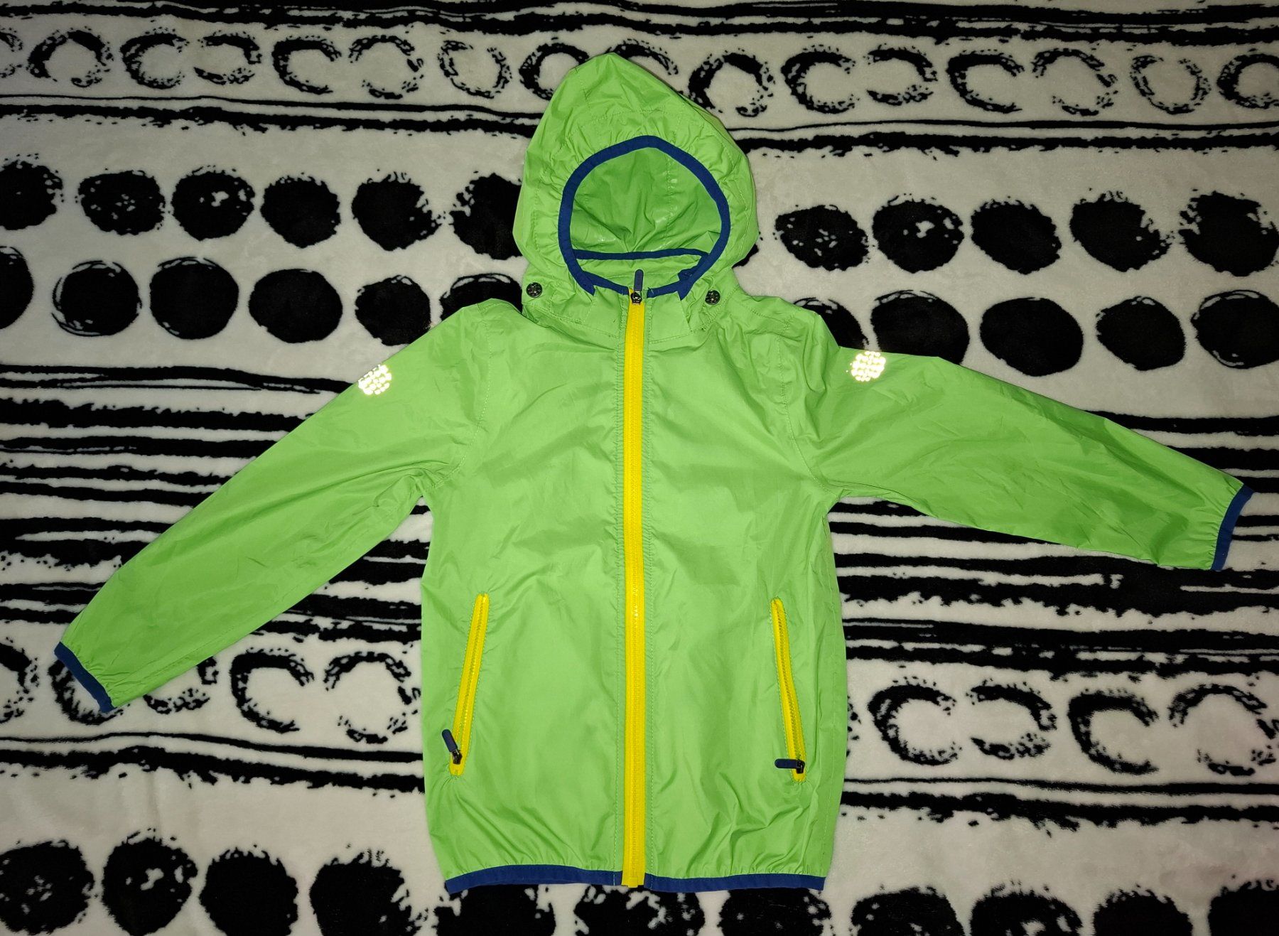 Giacche & Cappotti: leichte Regenjacke gr.122/128 – Usato da Oberurnen venduto da rotty80
