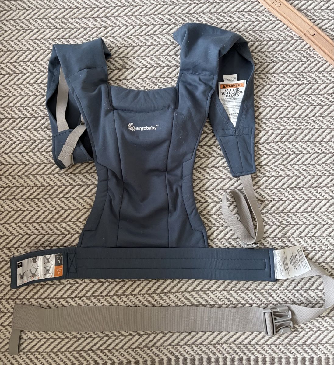 Ergo Baby Marsupi portabebè: ergobaby Embrace Newborn Carrier – Usato da Zürich venduto da agn_zw5s