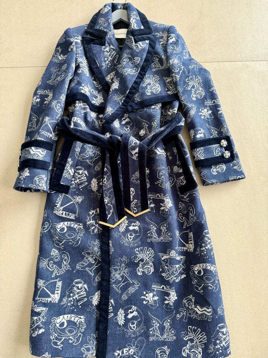 Zimmermann Cappotti: Zimmermann “kaléidoscope” jeans coat NEW – Nuovo e nell'imballaggio originale da Cologny venduto da sab_xh7v