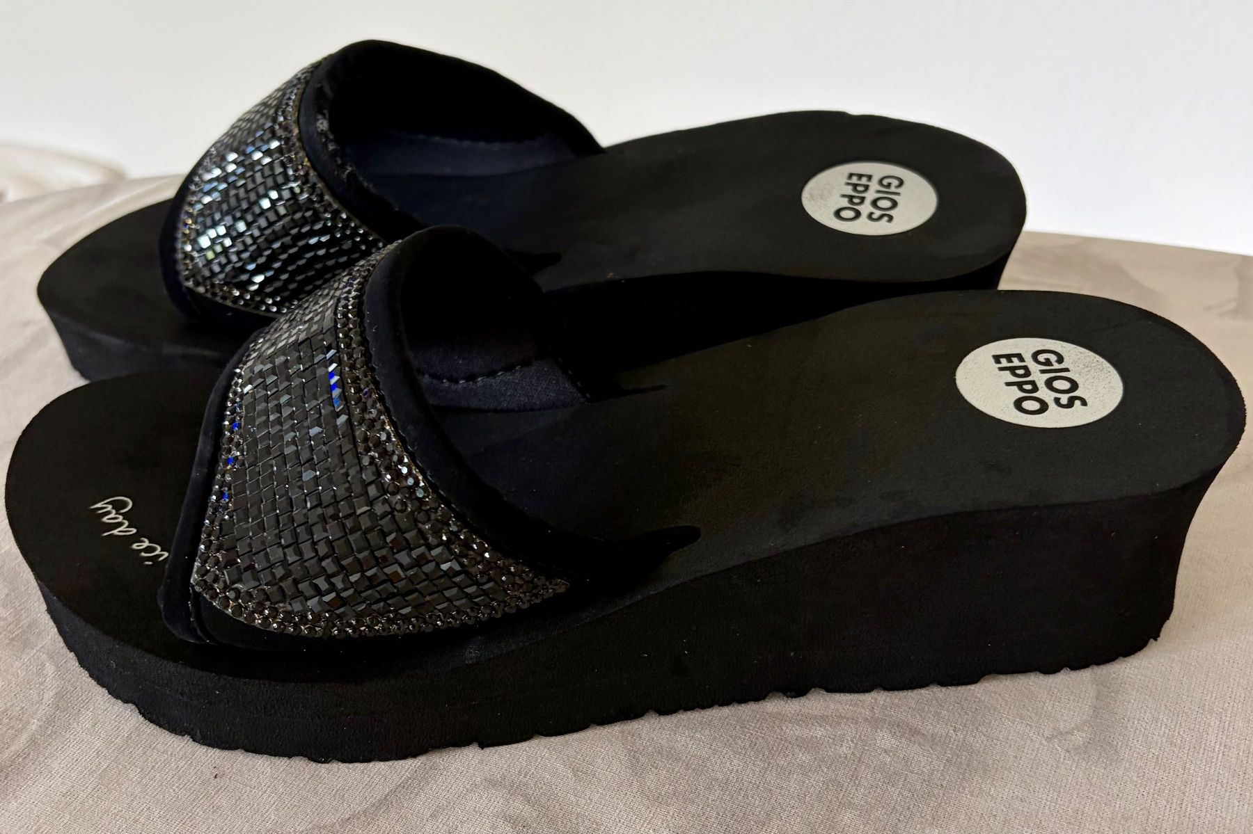 Damenschuhe: Clogs/Strandschuhe in Schwarz, Gr. 37 – Neu (gemäss Beschreibung) aus Zürich von Maria2021 1