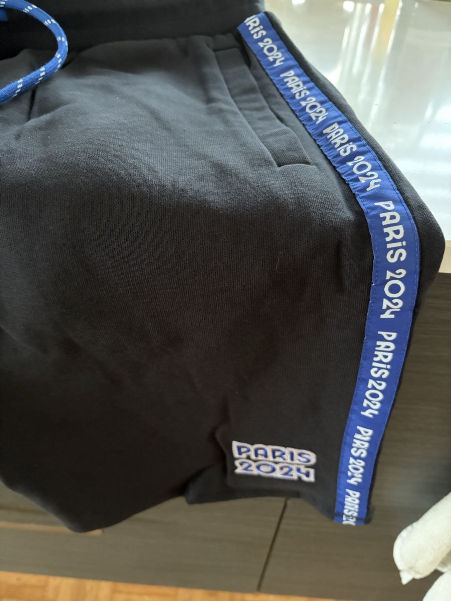 Canottiere & Pantaloni: Short Paris 2024 NEW taille L – Nuovo e nell'imballaggio originale da Vevey venduto da Eiden77 2