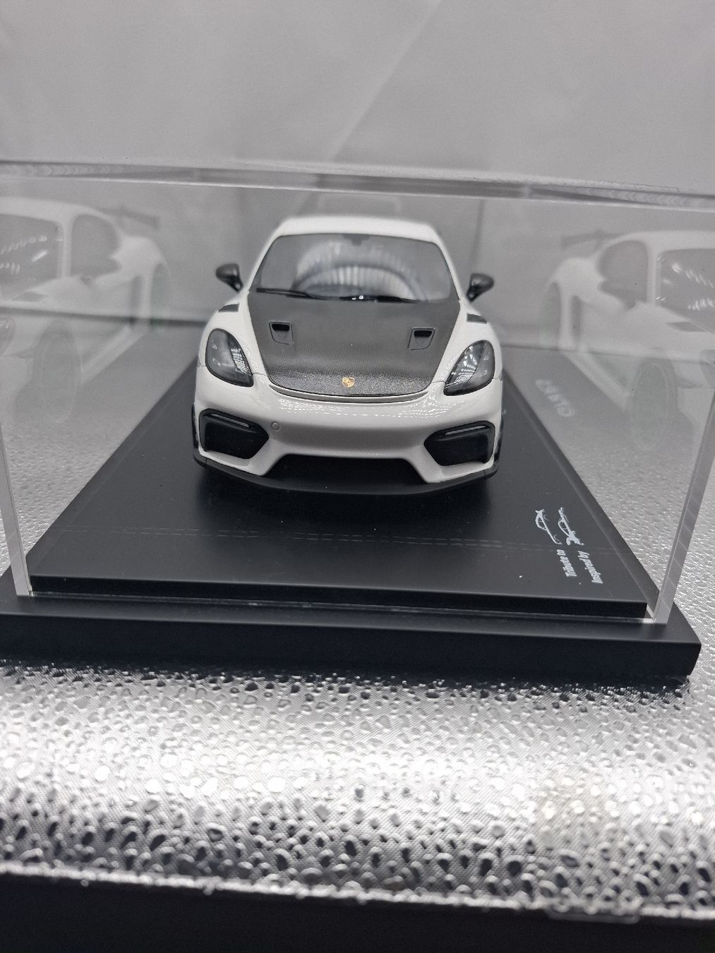 Spark Modellini d'auto: Spark Porsche GT4RS  1:18 – Nuovo (secondo la descrizione) da Gipf-Oberfrick venduto da Edii45 1