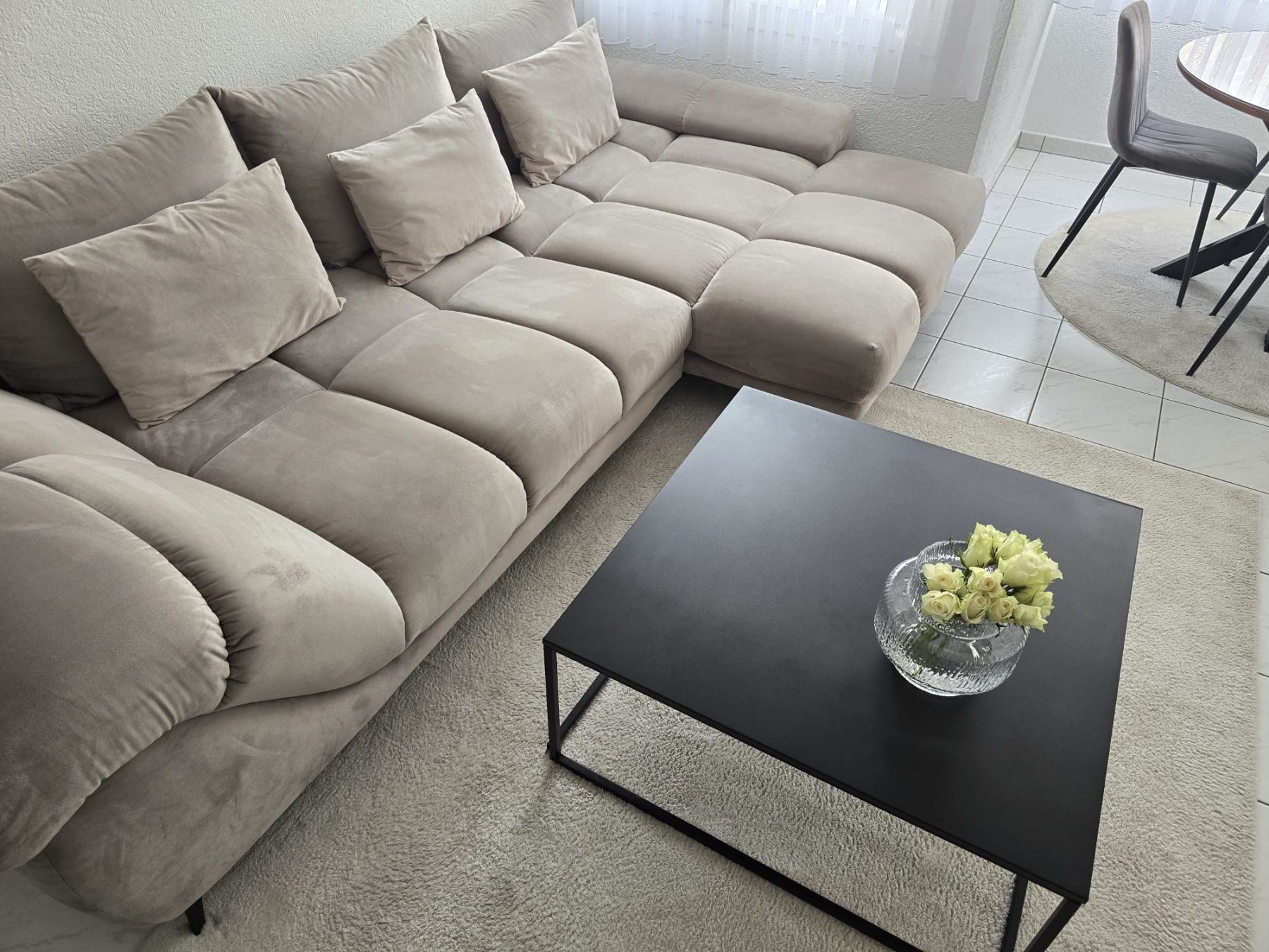Sofas: Grosses Ecksofa mit Schlaffunktion – D'occasion à Bellach par Eymi05 1