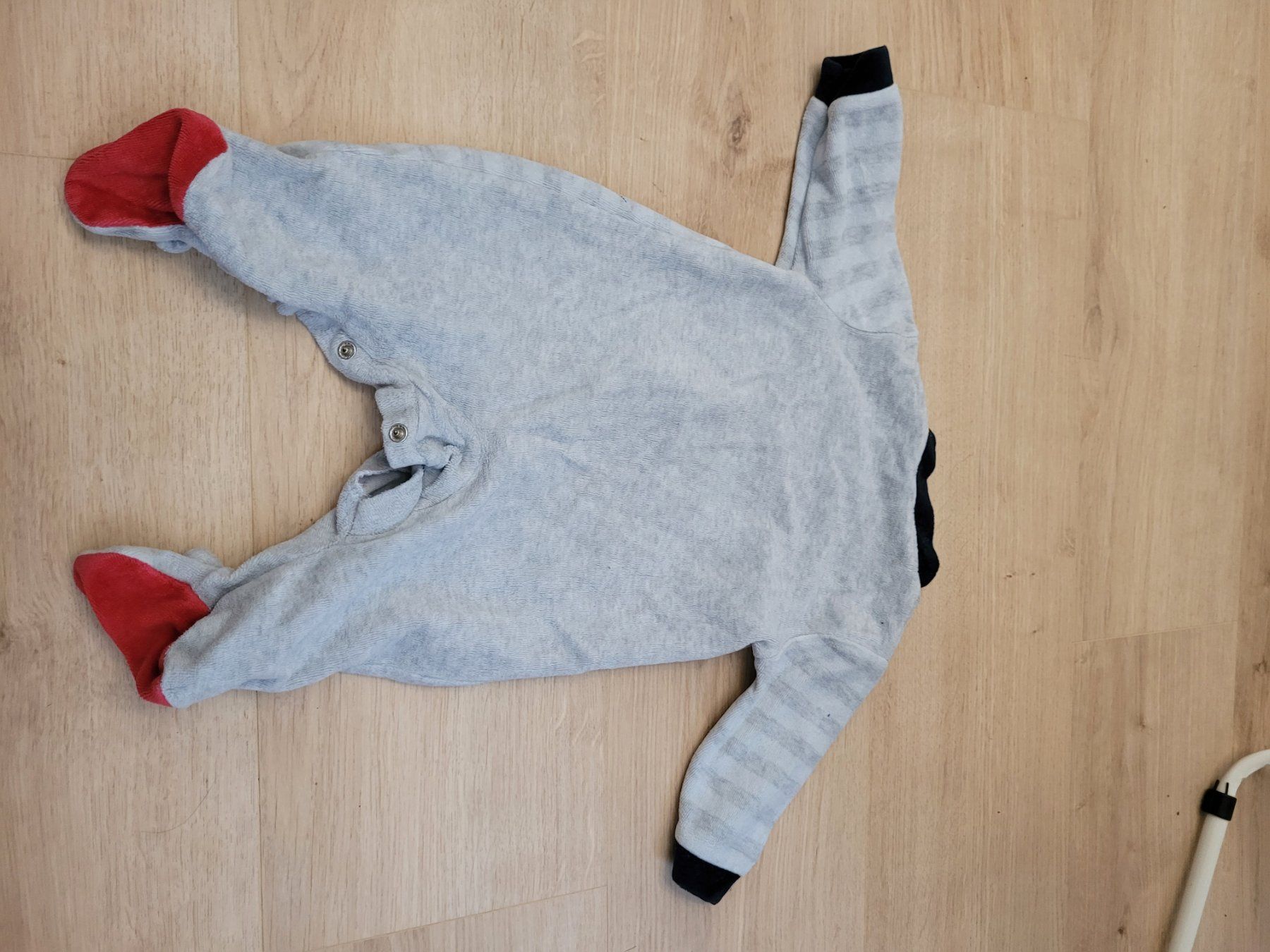 Pyjamas: Strampler Mickey mouse grösse 62 – D'occasion à Lupsingen par sta_wgg5 4
