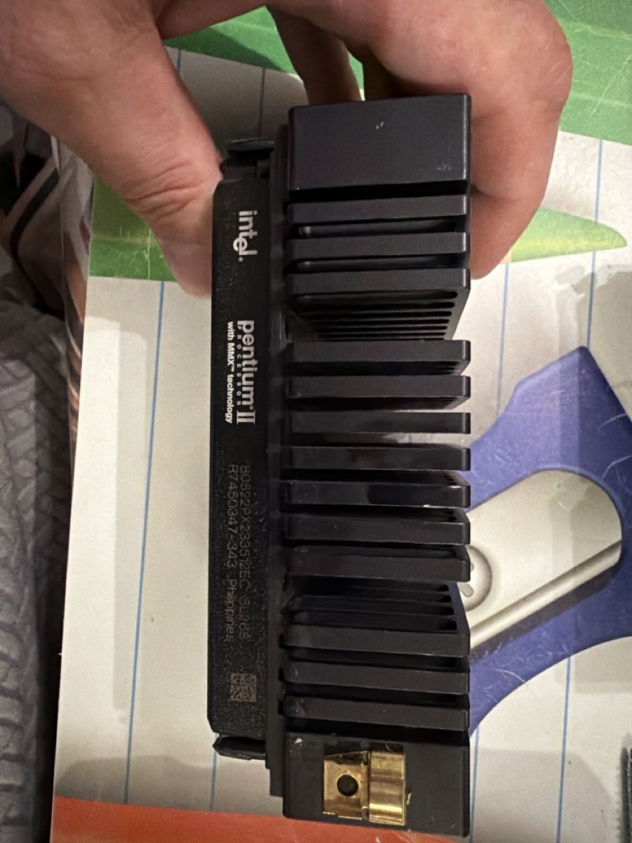 Intel Componenti elettronici: Lot de processeurs Pentium II – Difettoso da Martigny venduto da capri2800 2