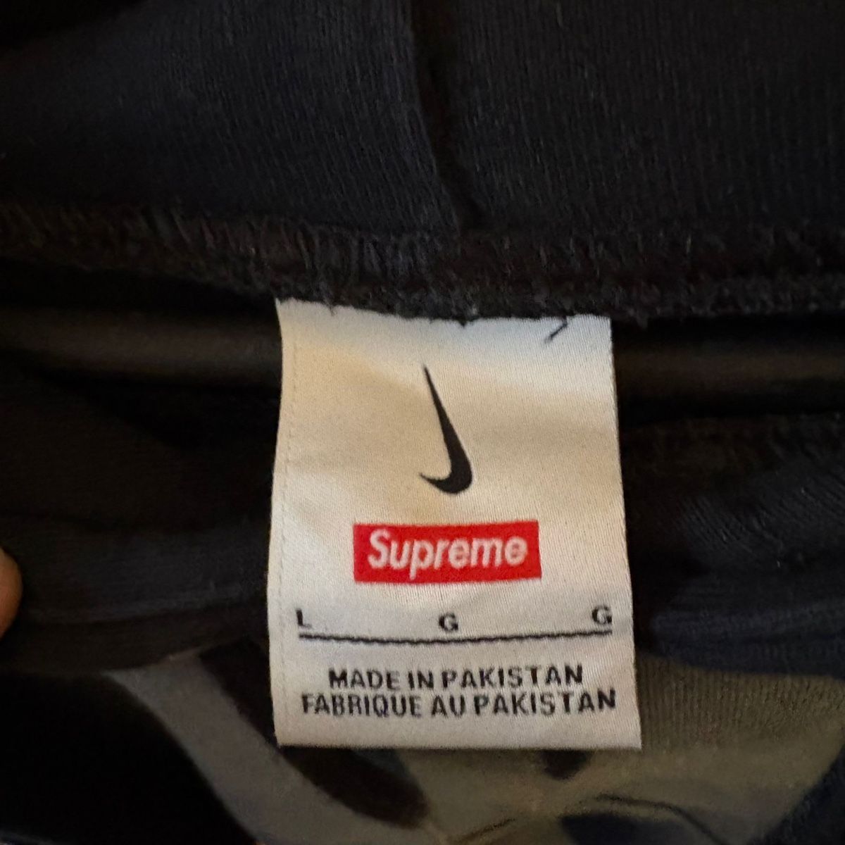 Nike Maglioni & Felpe: Nike x Supreme Hoodie – Nuovo (secondo la descrizione) da Bern venduto da gia_jqj7 2