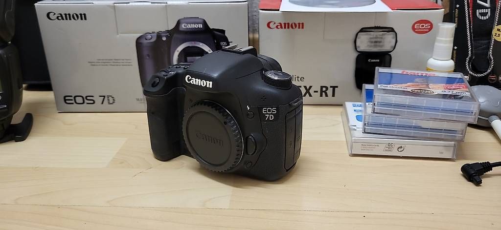 Canon Fotocamera: Canon 7D mit viel zubehör – Usato da Geroldswil venduto da Car-HiFi-Performance 4