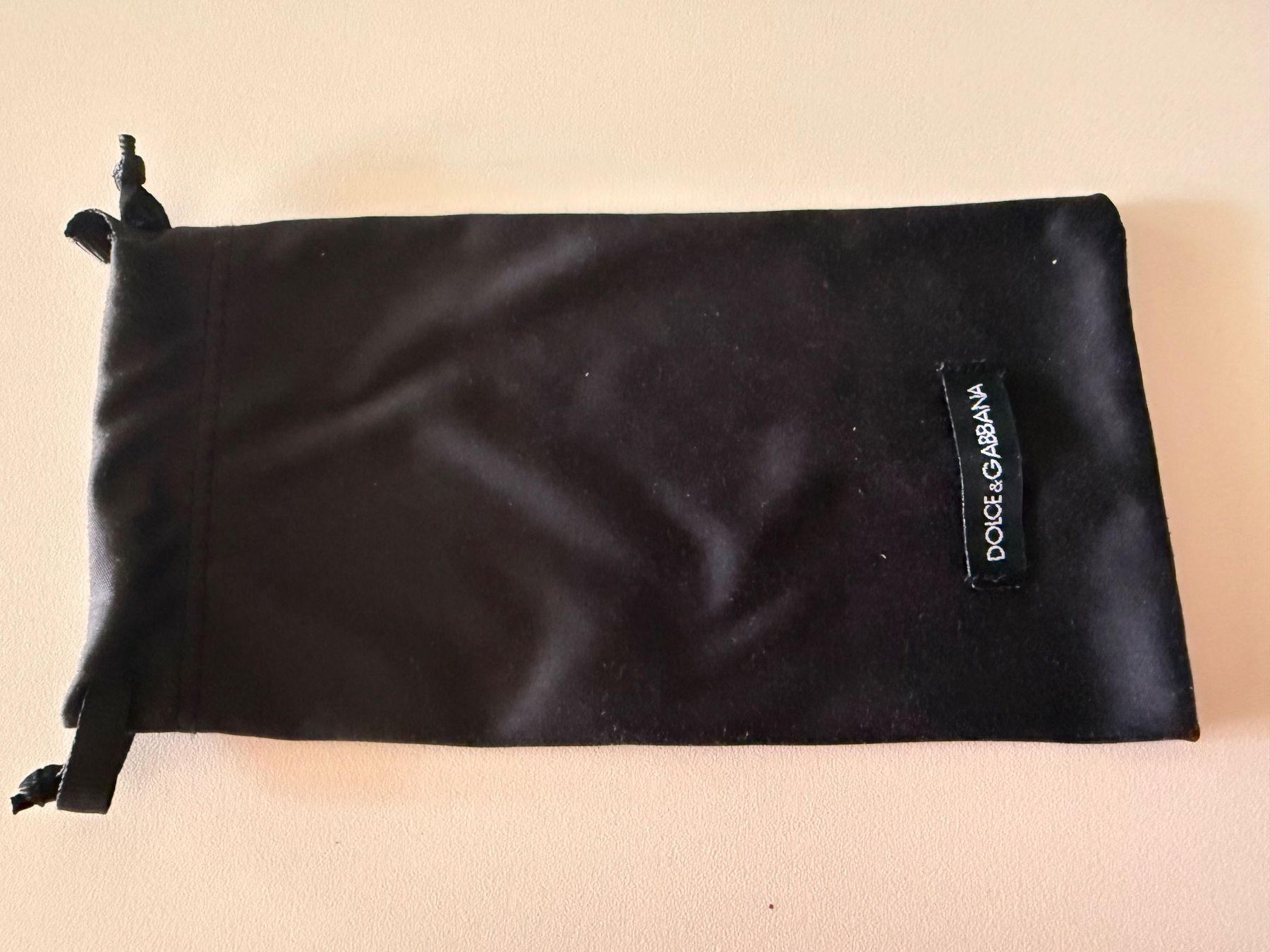 Dolce & Gabbana Occhiali & Lenti: DOLCE & GABBANA Microfiber sleeve for glasses, with box – Usato da Mont-sur-Lausanne venduto da vmi_ym5l 1