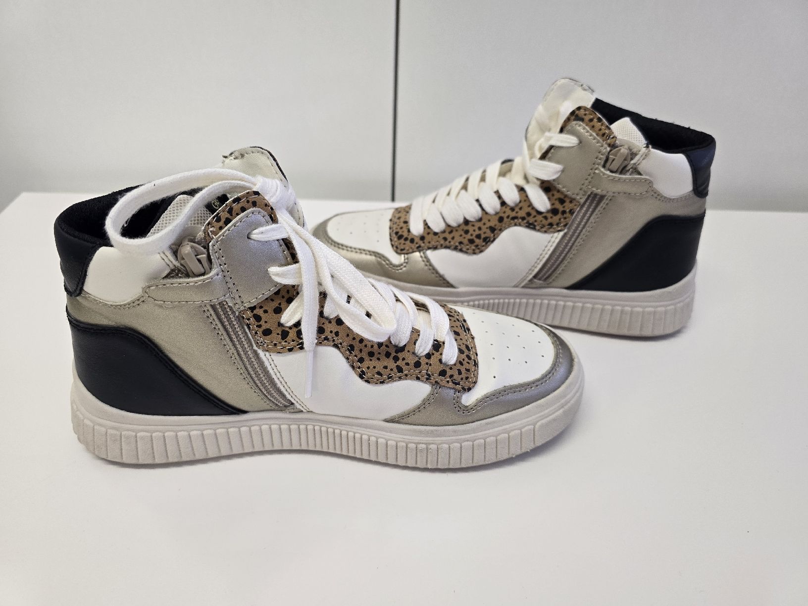Geox Scarpe per ragazze: GEOX Hocher Sneaker, Gr.37 – Usato da St. Gallen venduto da CAPYCORP 2