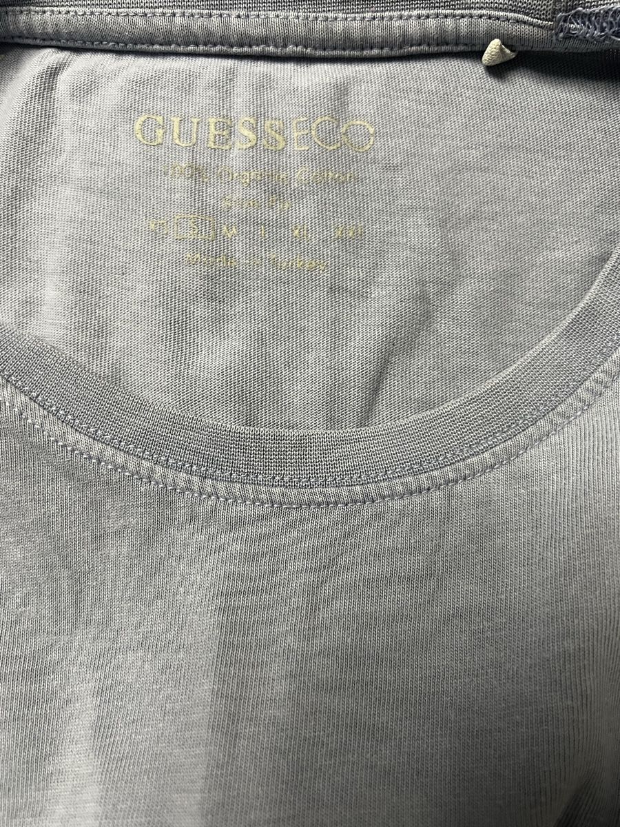 Guess T-shirts: T-Shirt Guess - hellblau Grösse S  – D'occasion à Bilten par and_6hjn 2