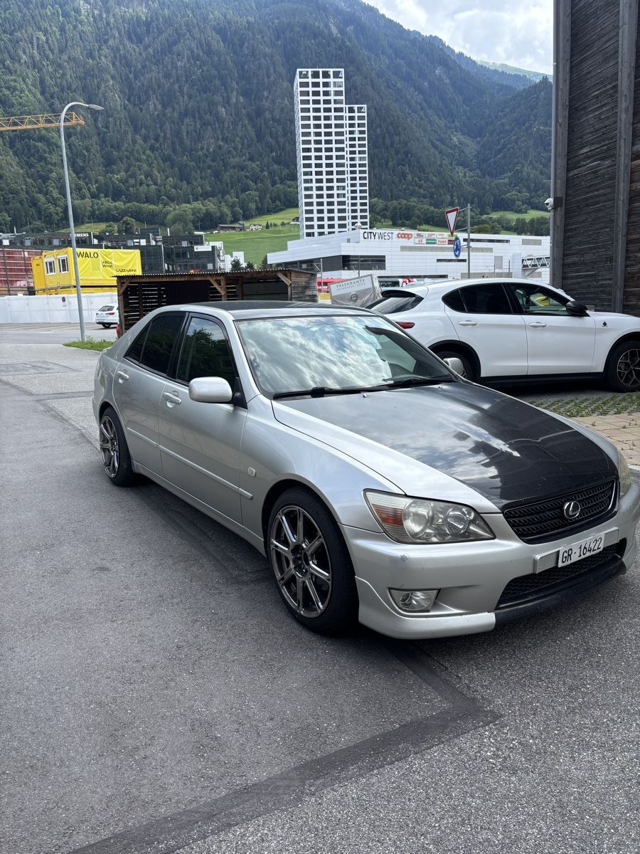 Lexus Autos: Lexus is200 – Gebraucht aus Chur von Giannilorenzo 1