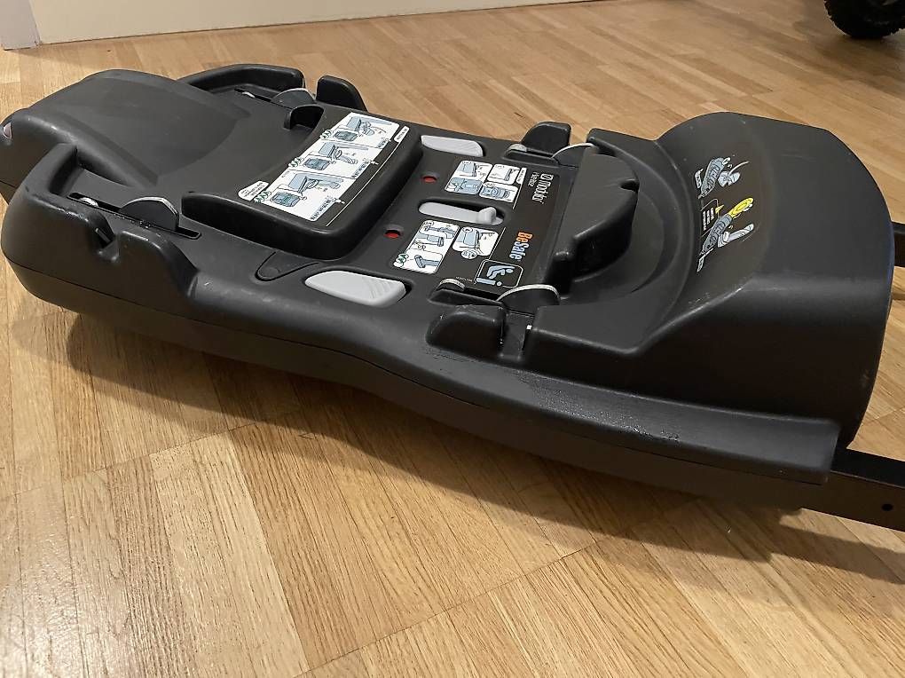Seggiolini per auto: Besafe Isofix Basestation iZi Modular i-Size Base – Usato da Starrkirch-Wil venduto da flotron 1