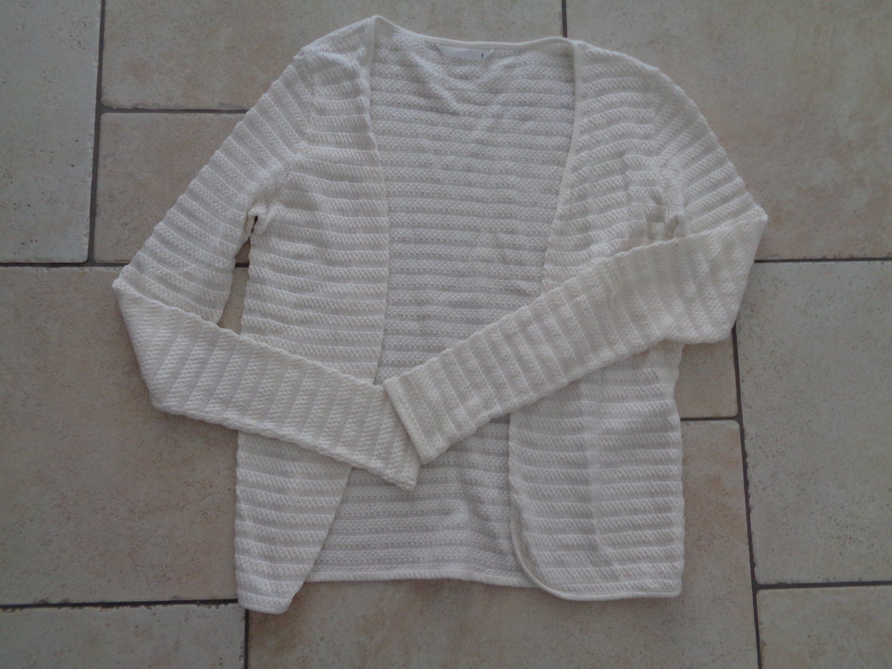 Only Giacche: Strickjacke Only  Grösse S – Usato da Kreuzlingen venduto da Robi-2003