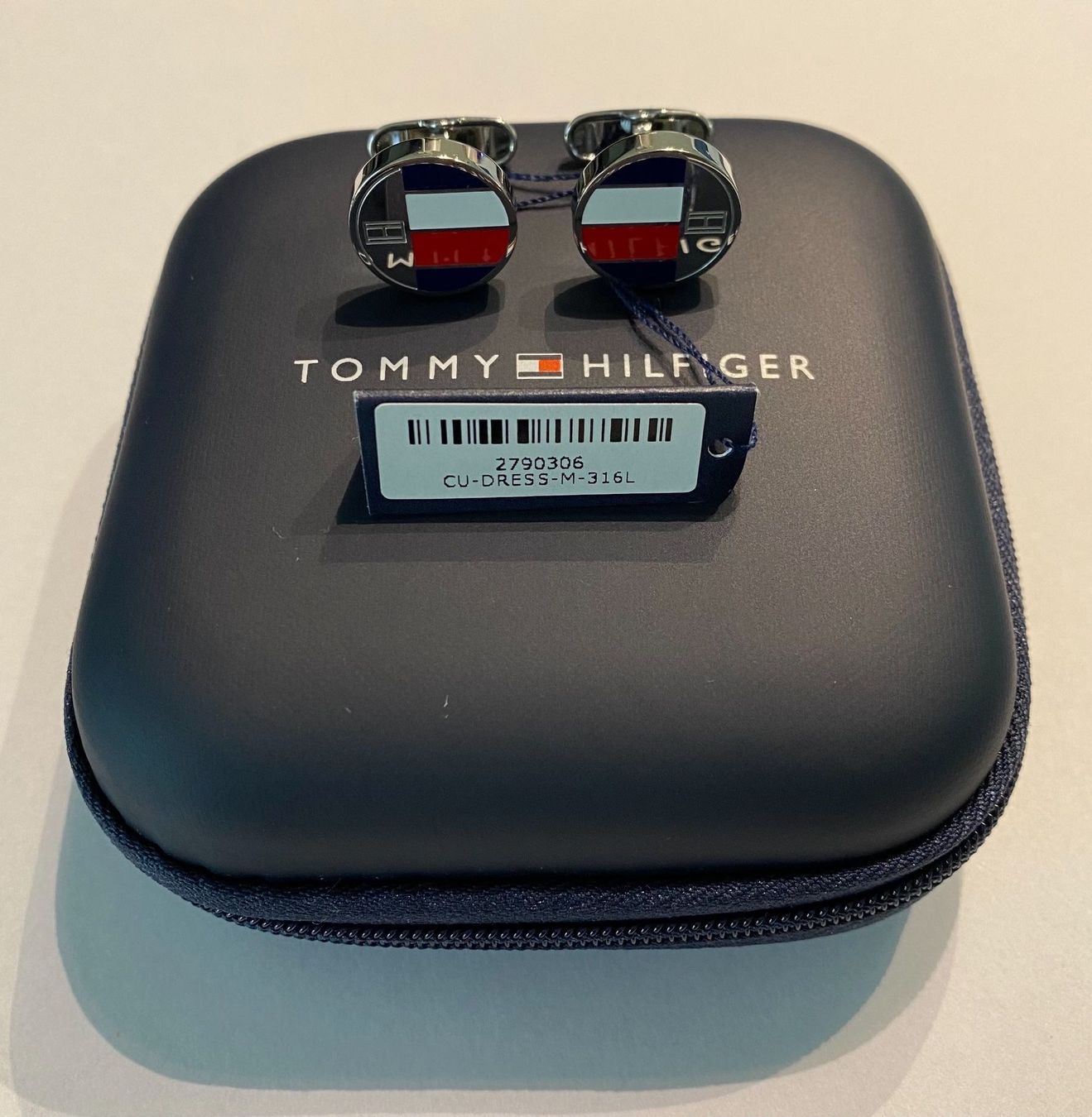 Gemelli: Tommy Hilfiger  Manschettenknöpfe – Nuovo e nell'imballaggio originale da Oberaach venduto da Dandy2021 1