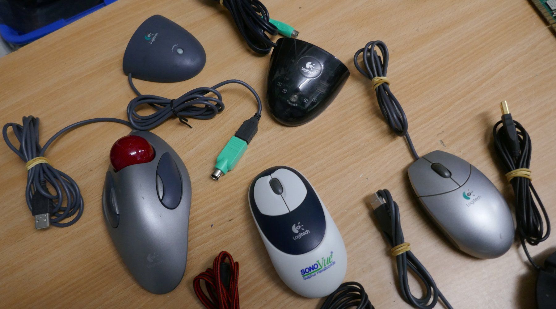 Logitech Mouse: Diverse Mäuse – Usato da Wenslingen venduto da FairlightCMI 4