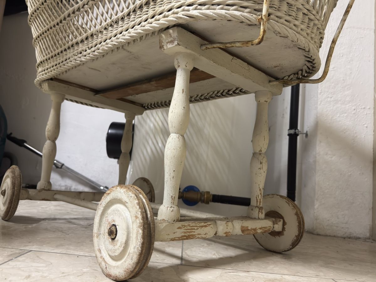 Berceaux: Antiker Stubenwagen – D'occasion à Hombrechtikon par Froeschli9 3