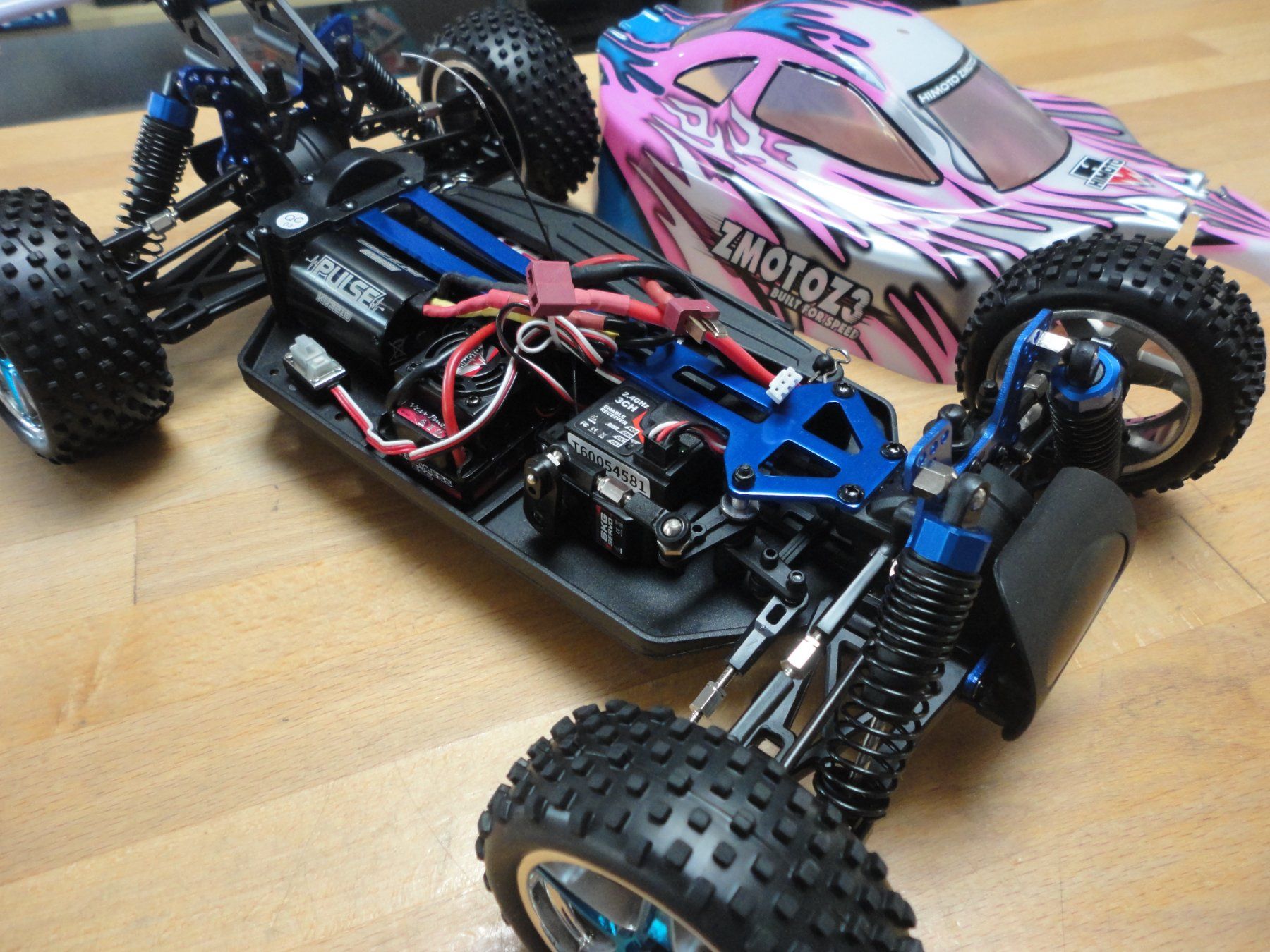 RC Modellbau: Rennbuggy 4WD 1:10 alles dabei Neu – Neu und originalverpackt aus Horgen von RcModell 4