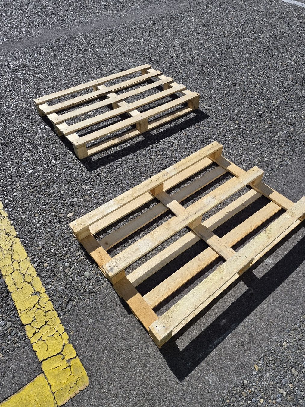 Pallets: Einwegpalett / Brennholz  – Usato da Teufenthal AG venduto da ChT. 2