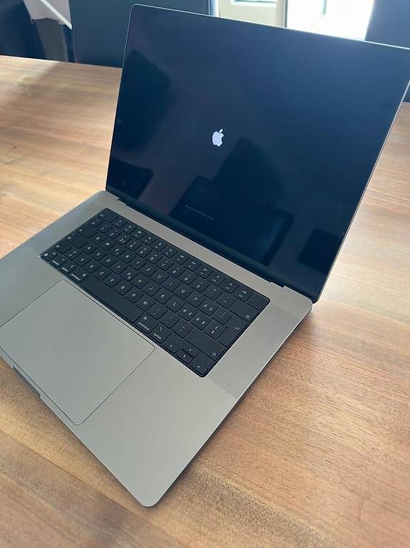 Apple Notebook: MacBook Pro M2 16inch 1TB 16GB RAM – Usato da Basel venduto da jon_76w5 1