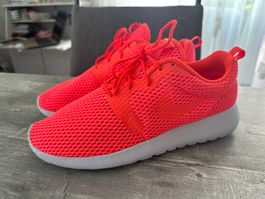 Neue Schuhe von NIKE eher Gr.40