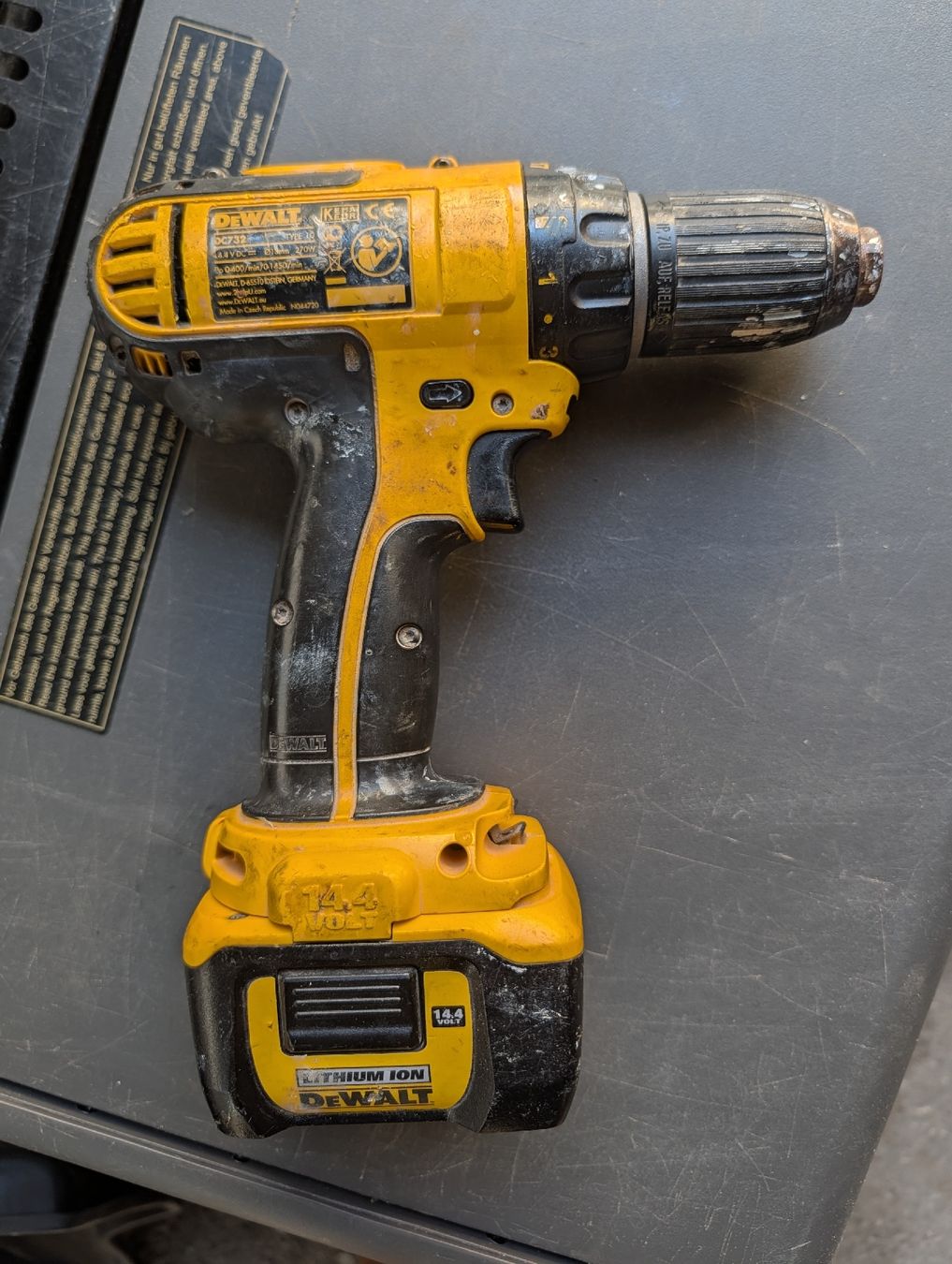 Alle Maschinen: DeWALT Akkuschrauber 14,4V – Gebraucht aus Erstfeld von up. 2